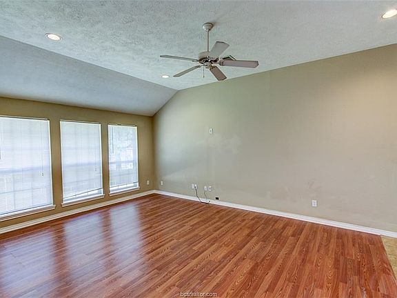 5th image of 3523 Marigold Ct