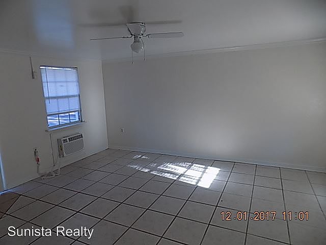 2nd image of 5325 Lark Ln APT B