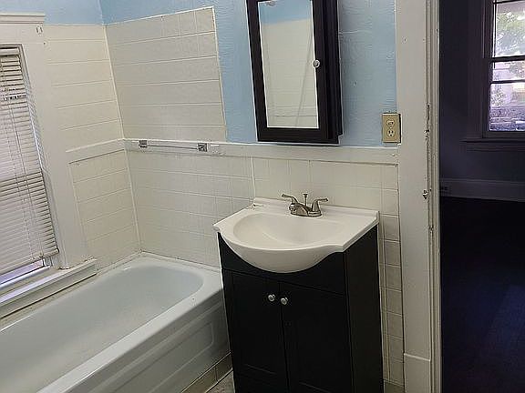 3rd image of 3529 Behrwald Ave