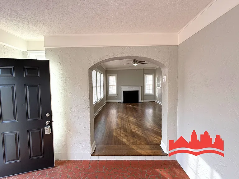 2244 Cypress Cir — Photo 5