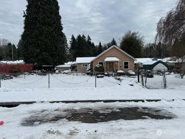 814 Pacific Avenue N, Kelso, WA 98626