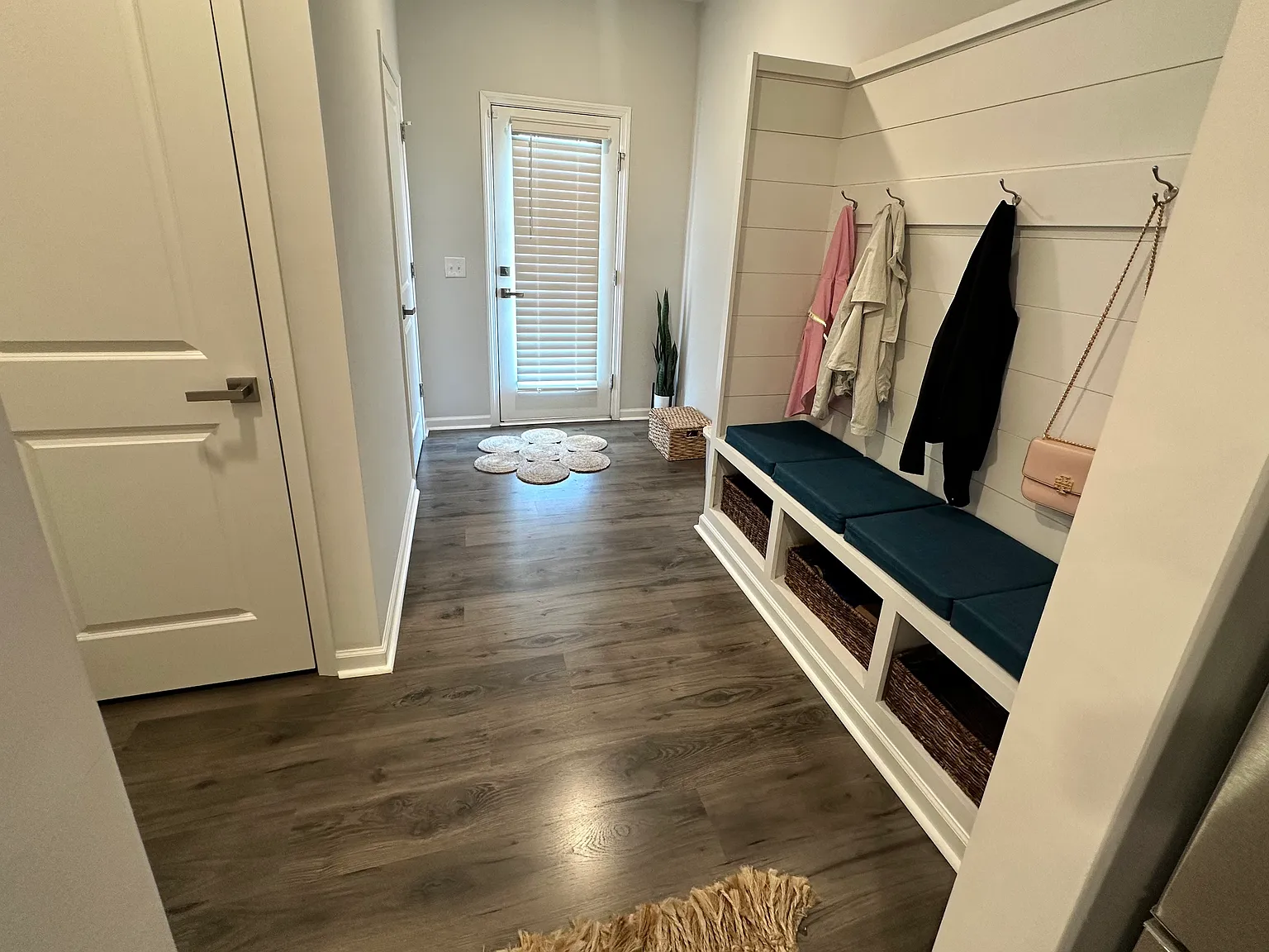 3 bed, 2.5 bath, 1860 sqft, $2,500 — Photo 3