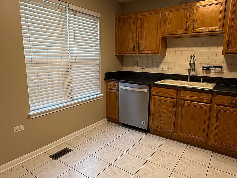 2607 Sheehan Ct #101 — Photo 7
