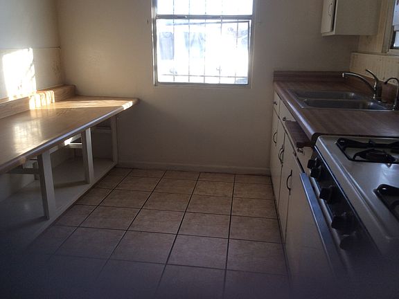 4th image of 22474 Bay Ave