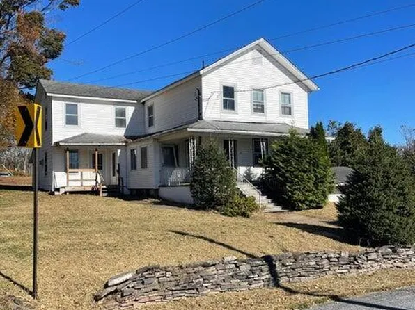 23 Village Rd, Beach Lake, PA 18405