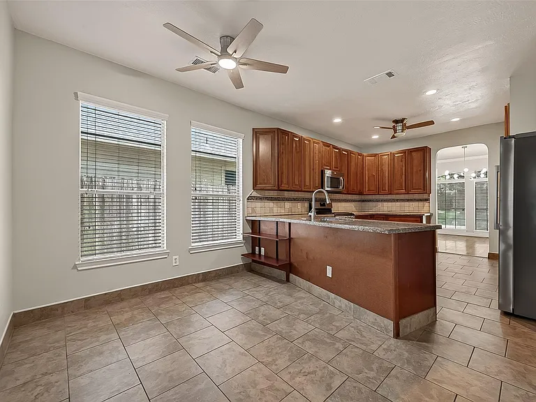 1522 Brook Grove Dr — Photo 16