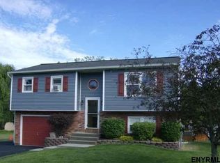 7 New Bridge Dr, Stillwater, NY 12170