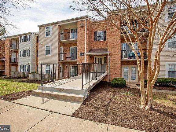 Wonderful condo in Rosewood Condo community