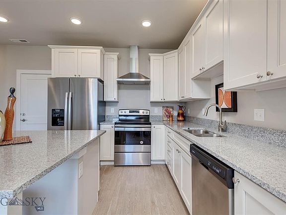 5th image of 2720 Sartain St