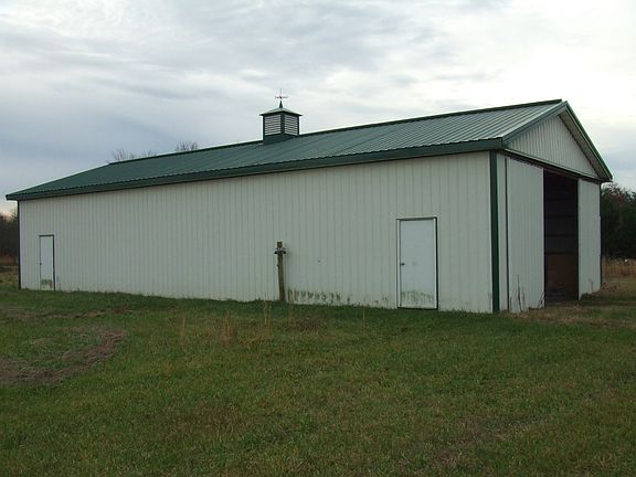 pole building