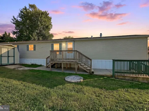 53 Chesapeake Est, Thomasville, PA 17364