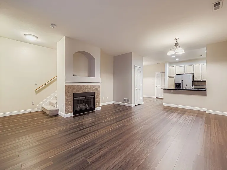 11211 Osage Cir #E — Photo 2