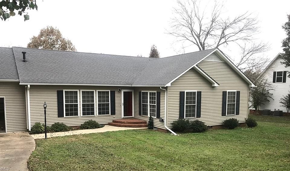 1st image of 120 King Arthur Dr