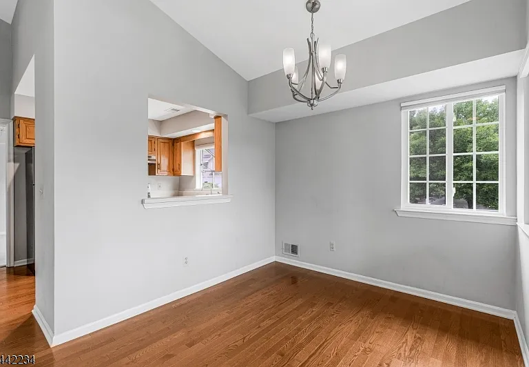 1 Danbury Ct — Photo 4