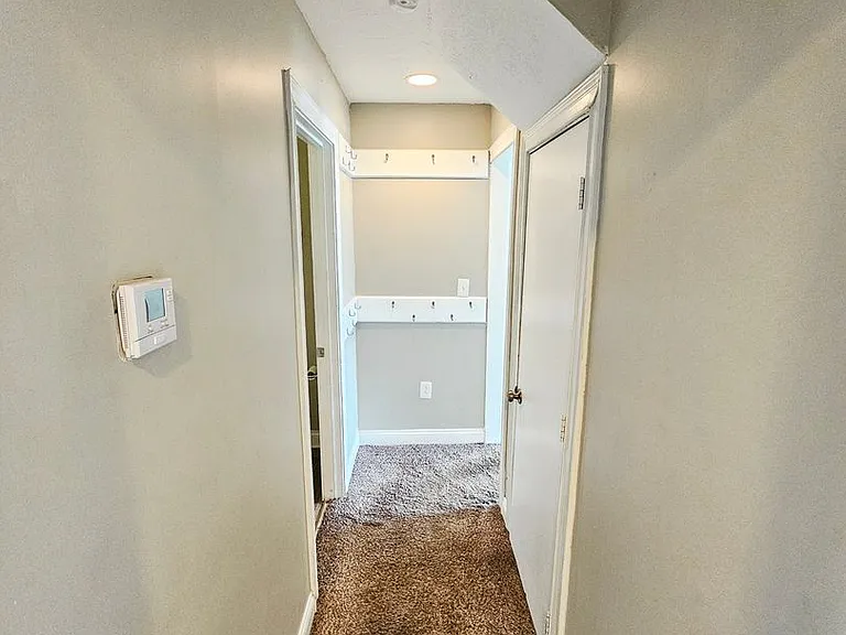 1191 Duxberry Ave — Photo 20
