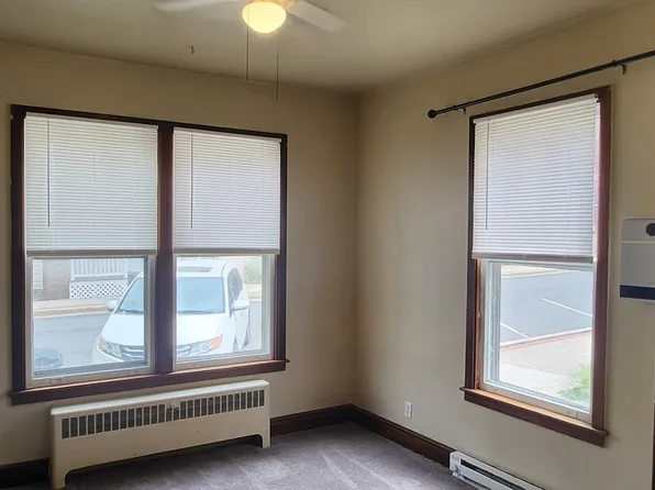 31 N Main St APT 1, Keyser, WV 26726