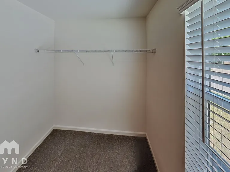 313 Cloverdale Ct — Photo 12