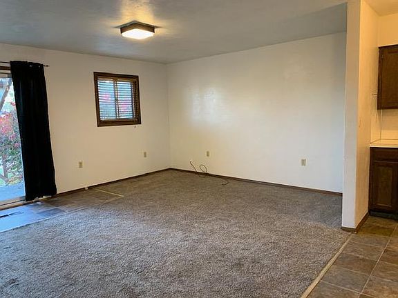 4th image of 215 E 15th St APT 7