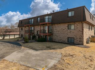 5102 25th Avenue Ct APT 201, Moline, IL 61265