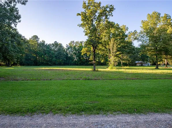 82 E Karen Dr, Deville, LA 71328