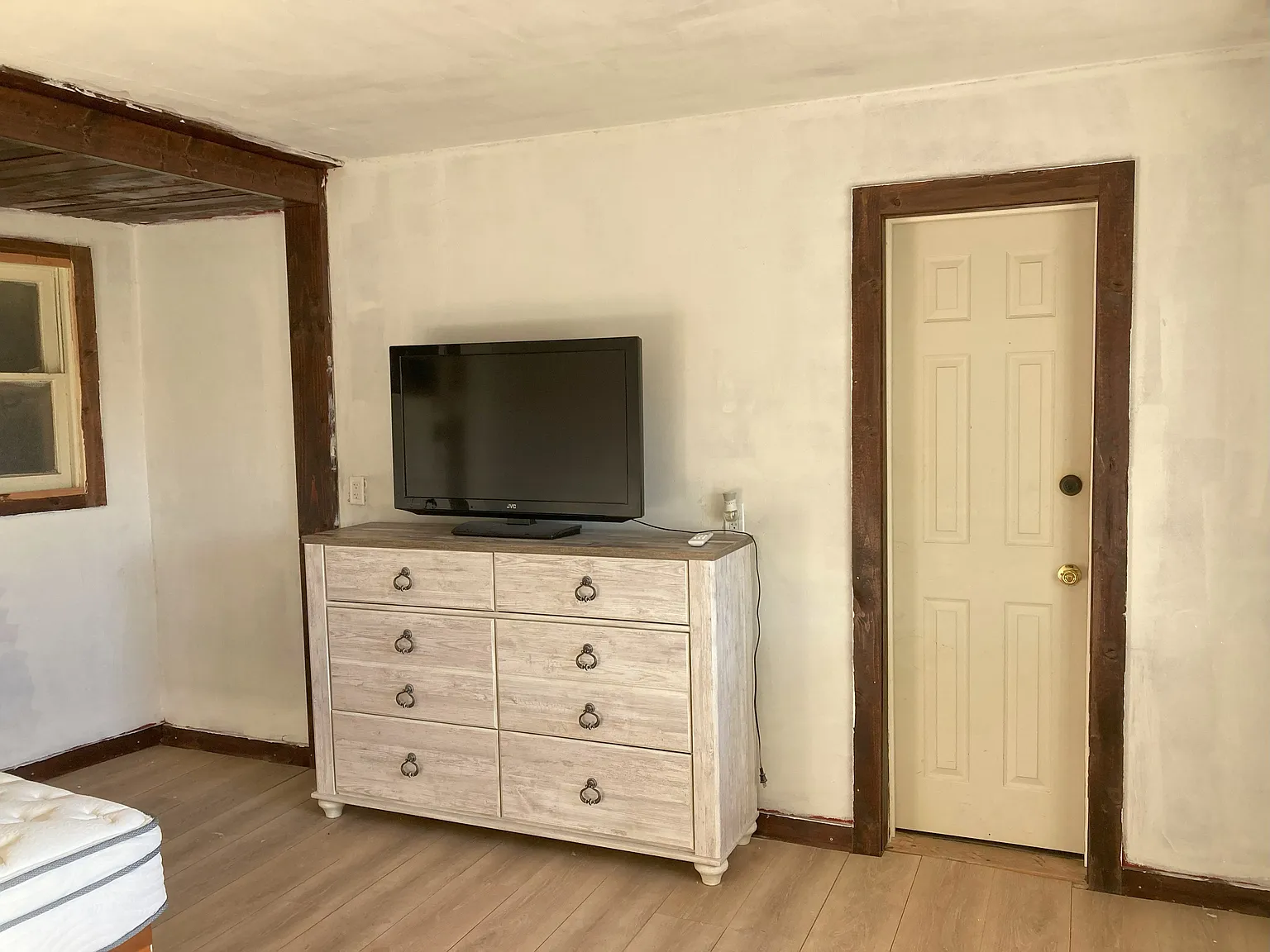 2 bed, 450 sqft, $900 — Photo 2