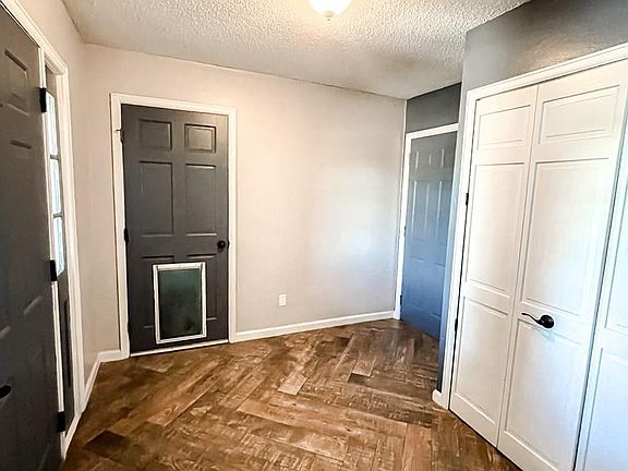 4th image of 18 Chaparral Cir