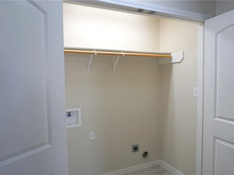 1810 Stephanie St — Photo 27