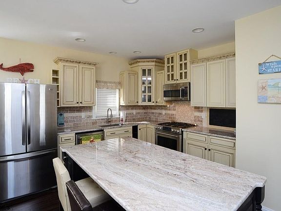 5th image of 1324 Central Ave APT 1