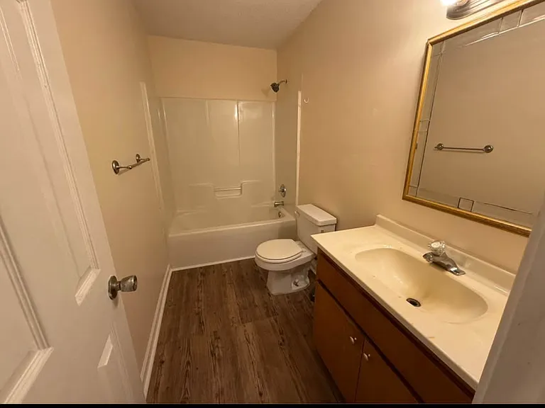 83 Lee Road 2060 — Photo 5