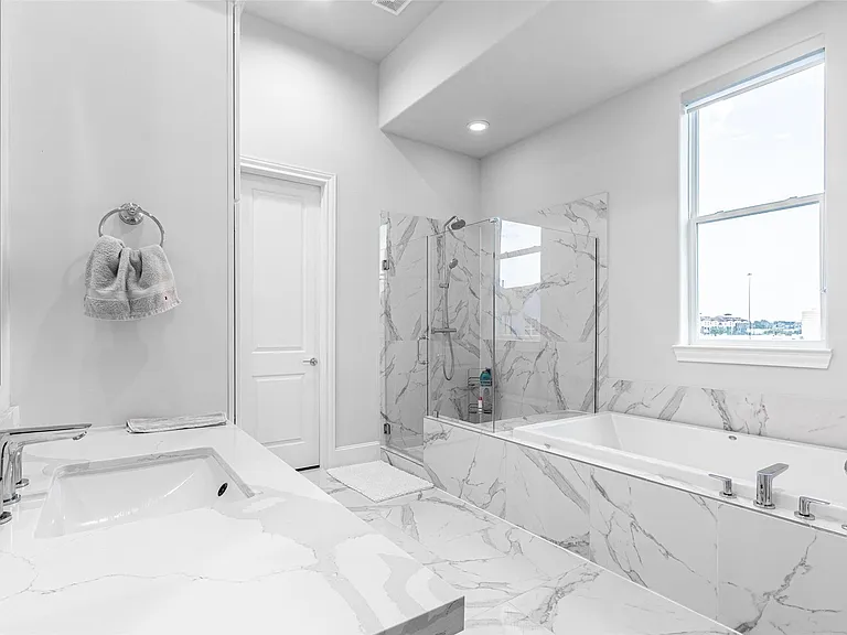 10939 Grove Tree Ln — Photo 31