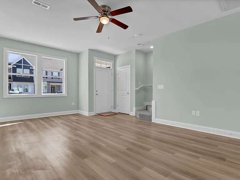 317 Starfish Ln — Photo 3