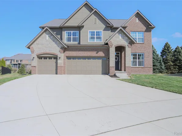 13101 Valencia Dr, Shelby Township, MI 48315
