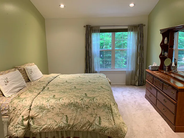 304 Harvest Ln — Photo 17