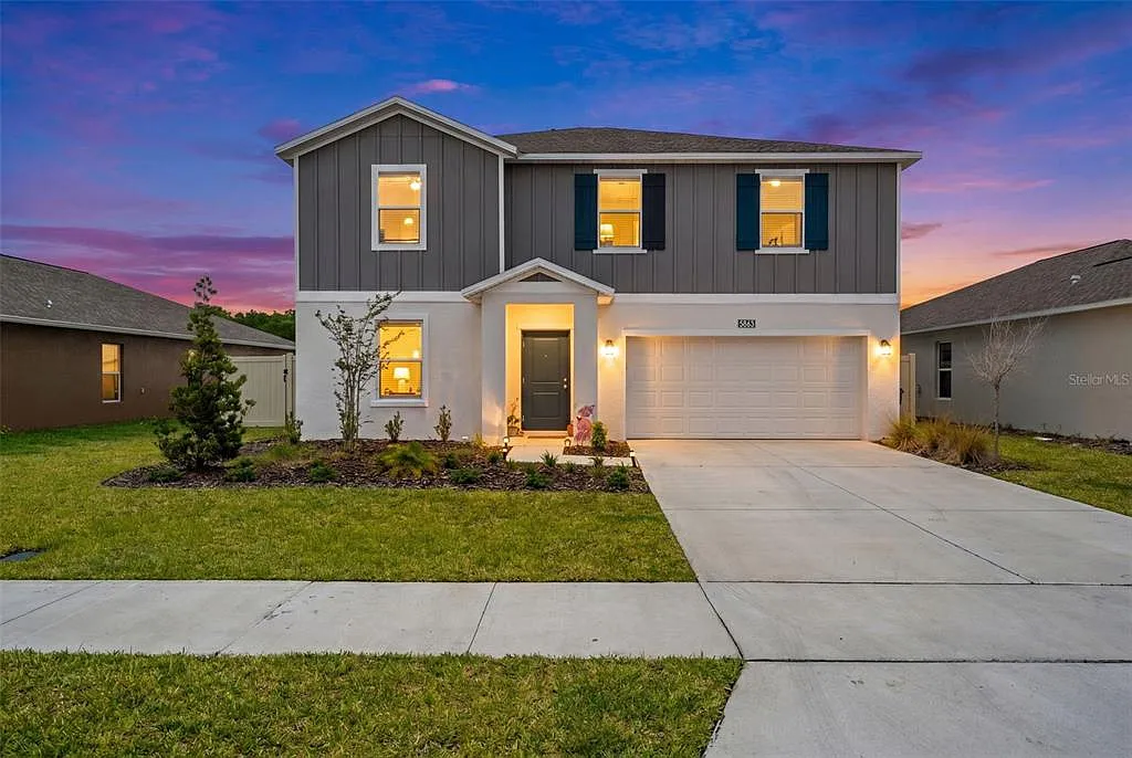 5 bed, 3.0 bath, 2451 sqft, $2,500 — Photo 2