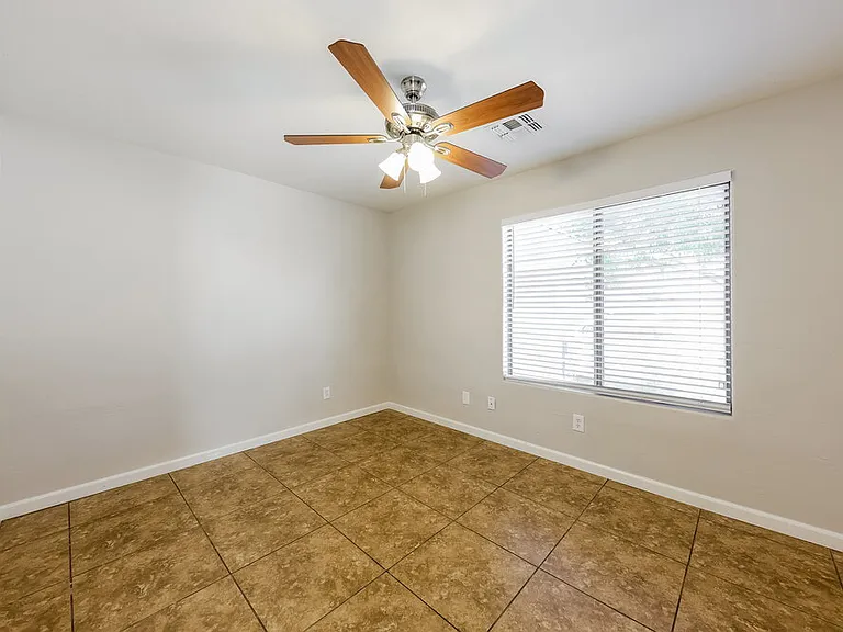 8133 W Hess Ave — Photo 14