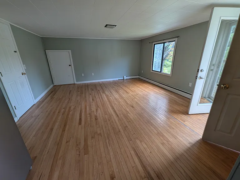 208 Railroad St #3 — Photo 3