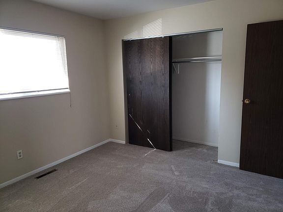 Upstairs bedroom 1 - new carpet