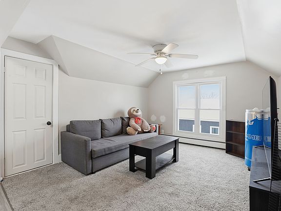 5th image of 68 Oak St Floor 3