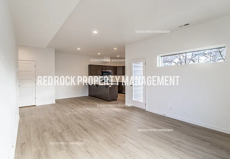1118 N Davis Ln — Photo 12
