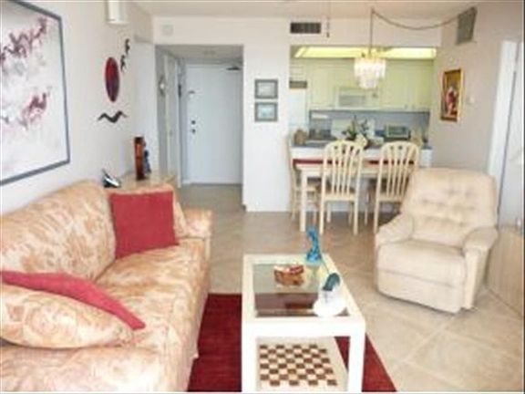 TRADEWINDS UNIT 812