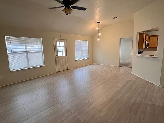 2nd image of 2905 Markos Dr