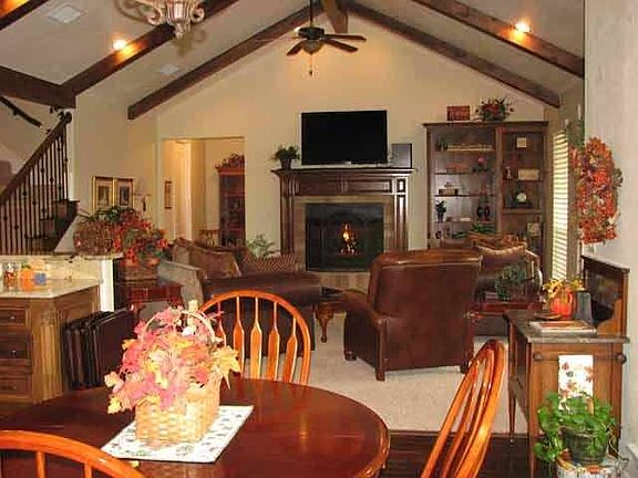 2nd image of 10 Glendevon Dr