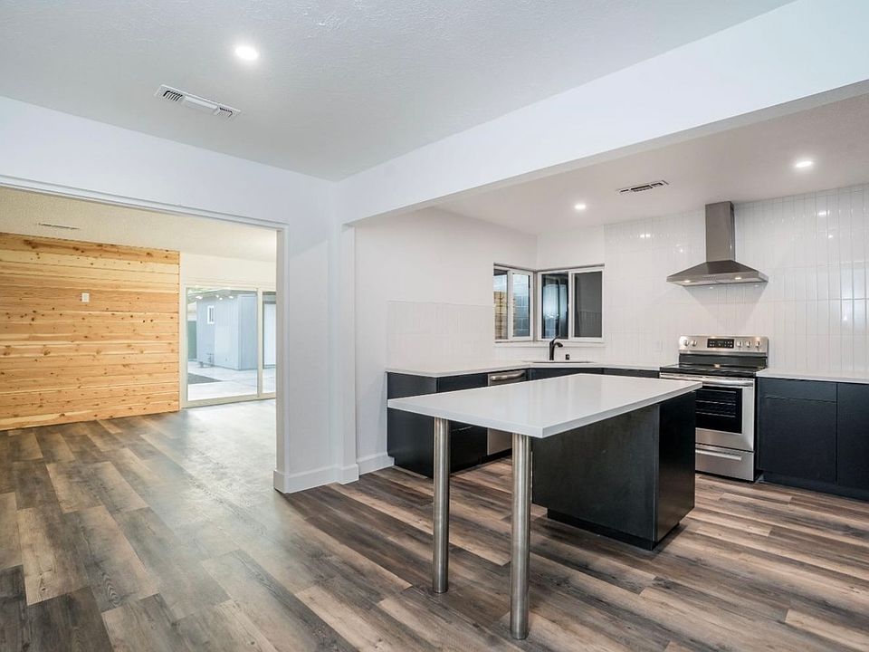 1st image of 805 N Echo Ave #1