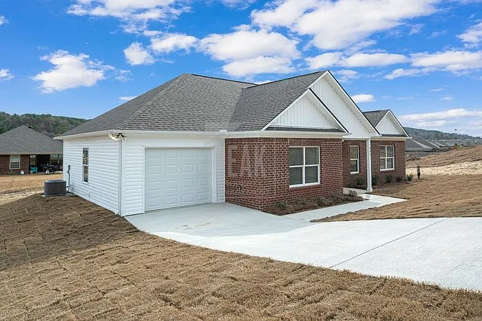 540 Woodland Cir — Photo 2