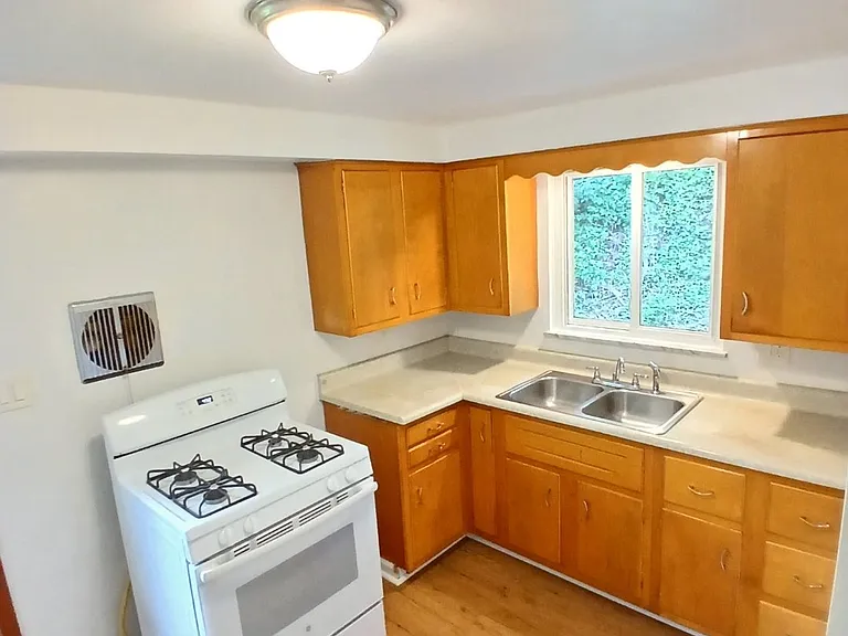 3422 Steele St — Photo 3