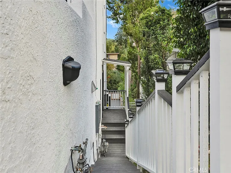 4532 Ensenada Dr — Photo 2