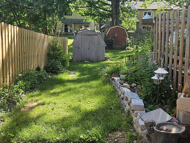 1258 Lisa Dr — Photo 14