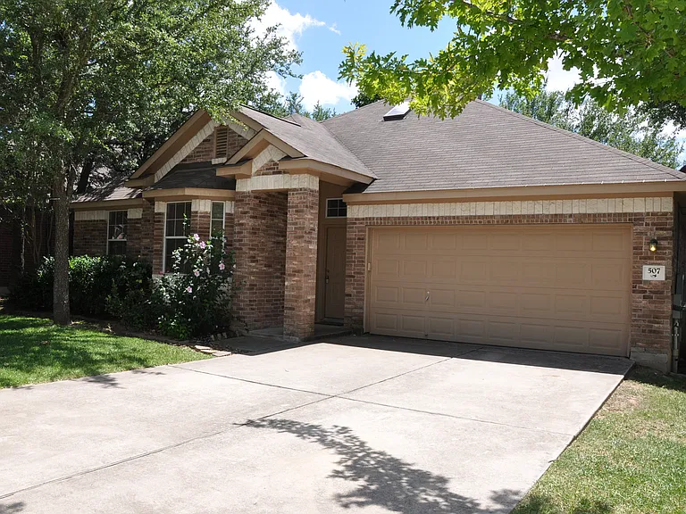 507 Las Colinas Dr — Photo 3
