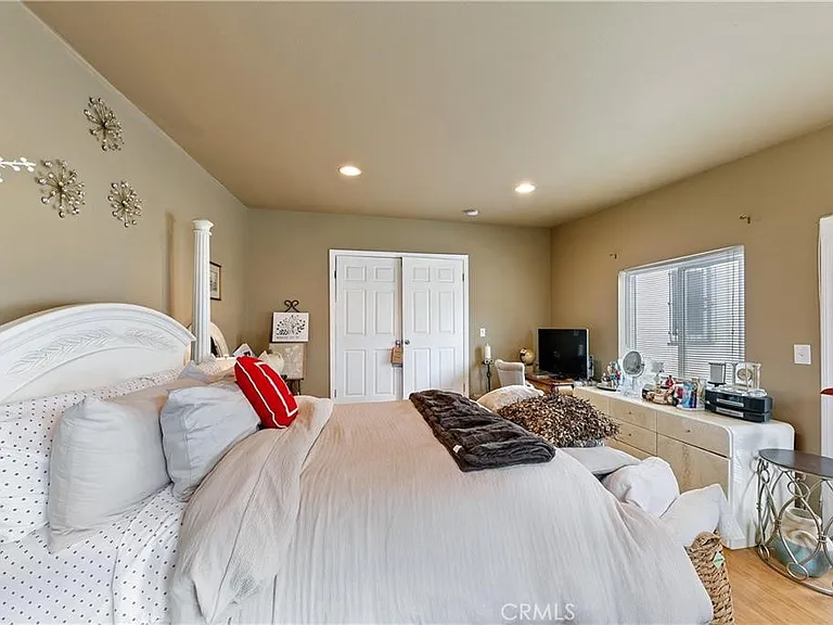3907 Edgehill Dr — Photo 10