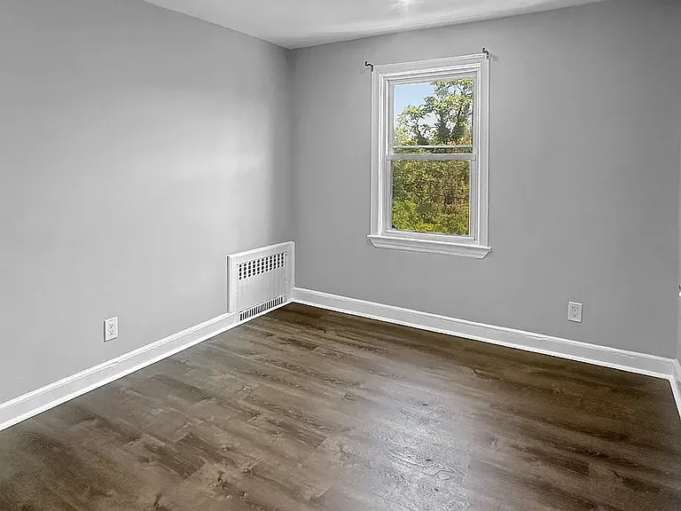 207 Edwards Pl #3B — Photo 4